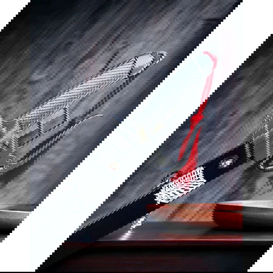 Attack on Titan 22cm sword - Senpai Attire